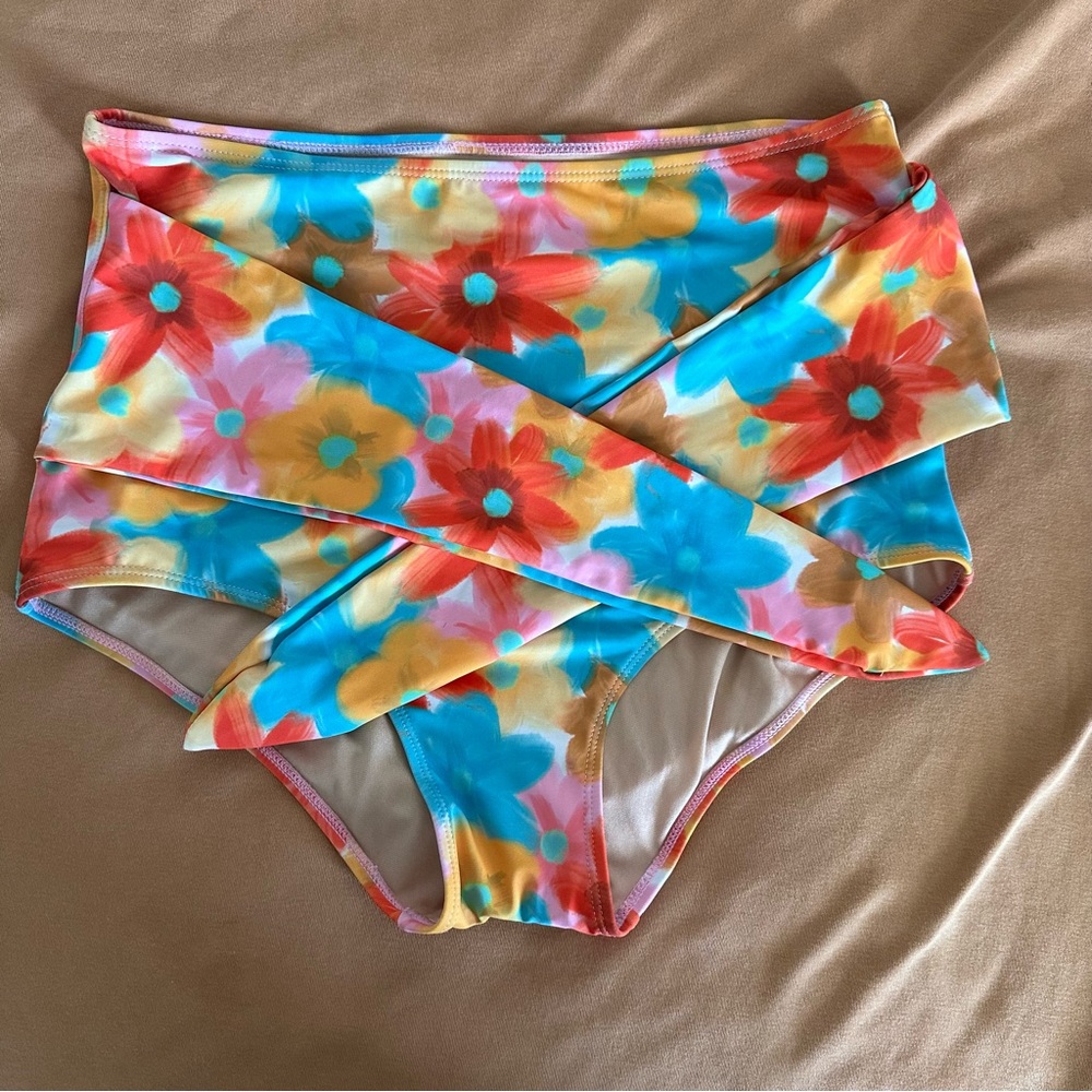 NWOT Kortni Jeane Flower Power Tie Front Swim Bottoms